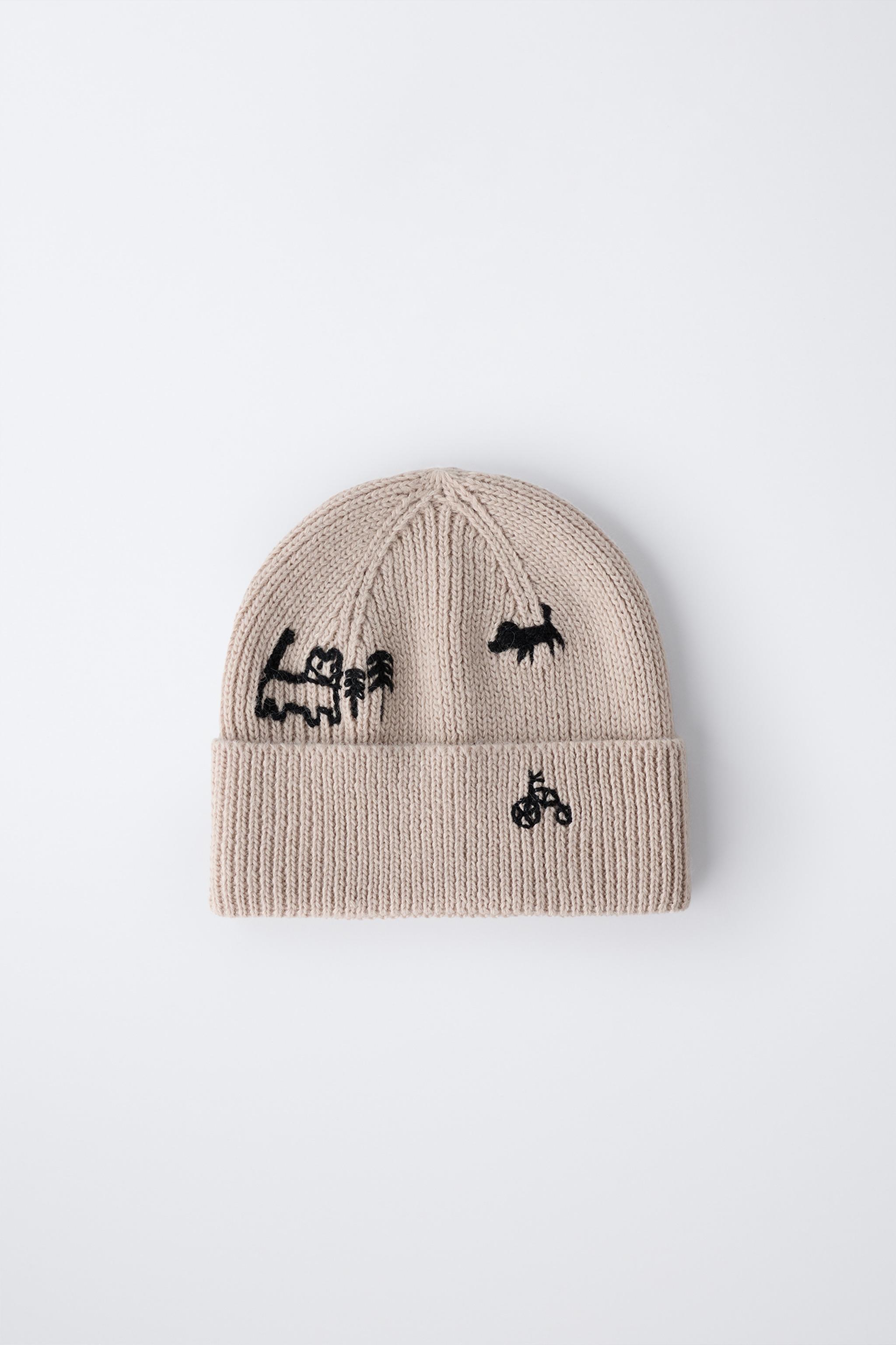 EMBROIDERED KNIT HAT